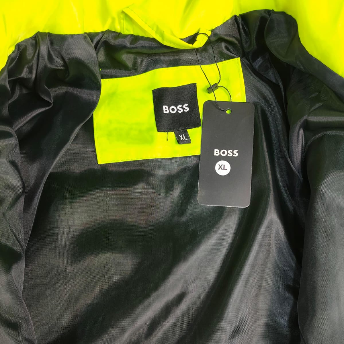 جاكيت بامب ستان Boss فسفوري × أسود | Jacket-Boss-Bomber-Satin-PH