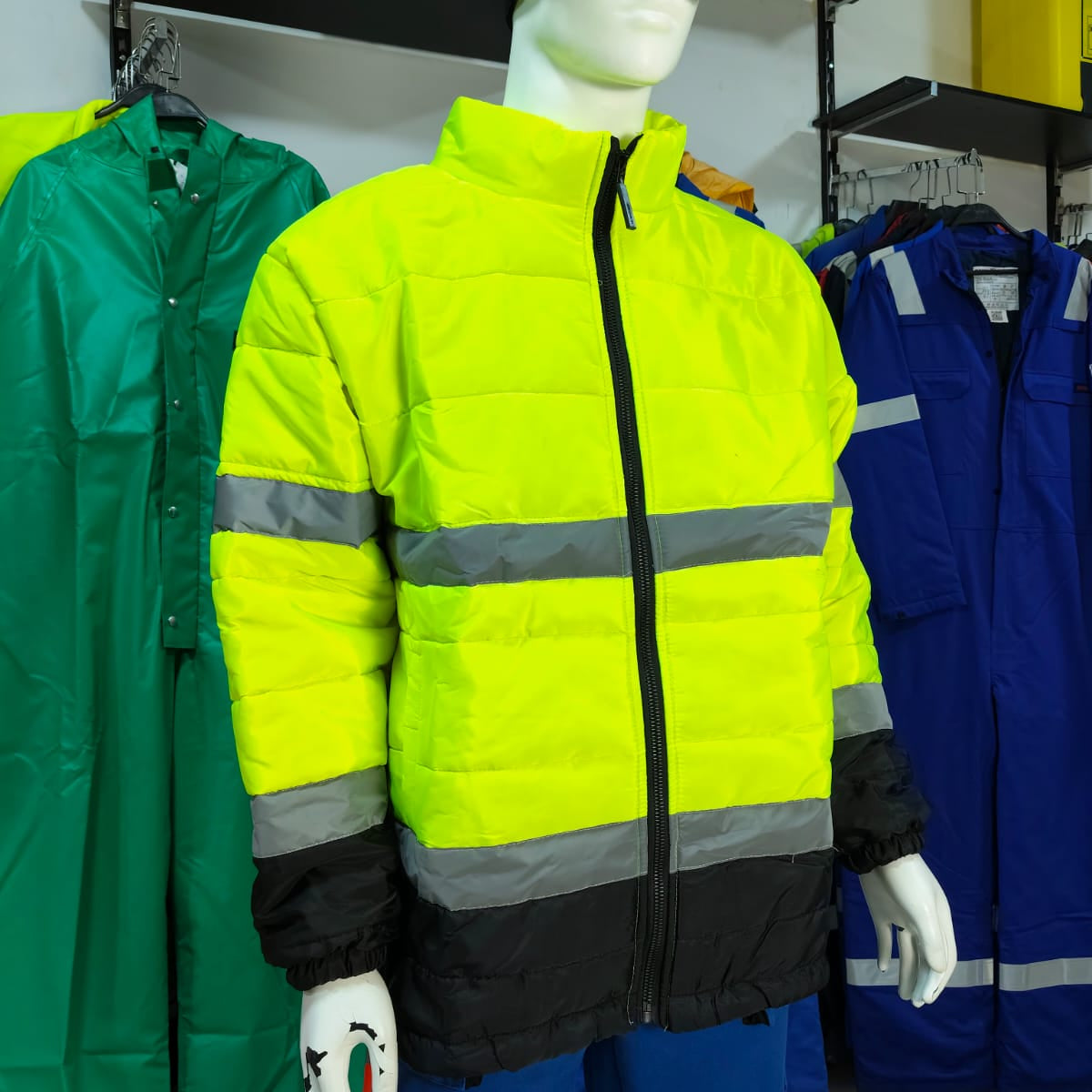 جاكيت بامب ستان Boss فسفوري × أسود | Jacket-Boss-Bomber-Satin-PH