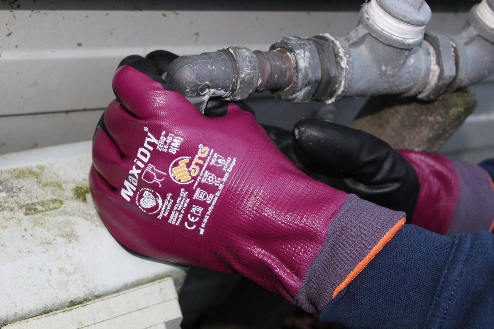 MaxiDry Safety Gloves - Model Zero 56-451 - Cold Resistant