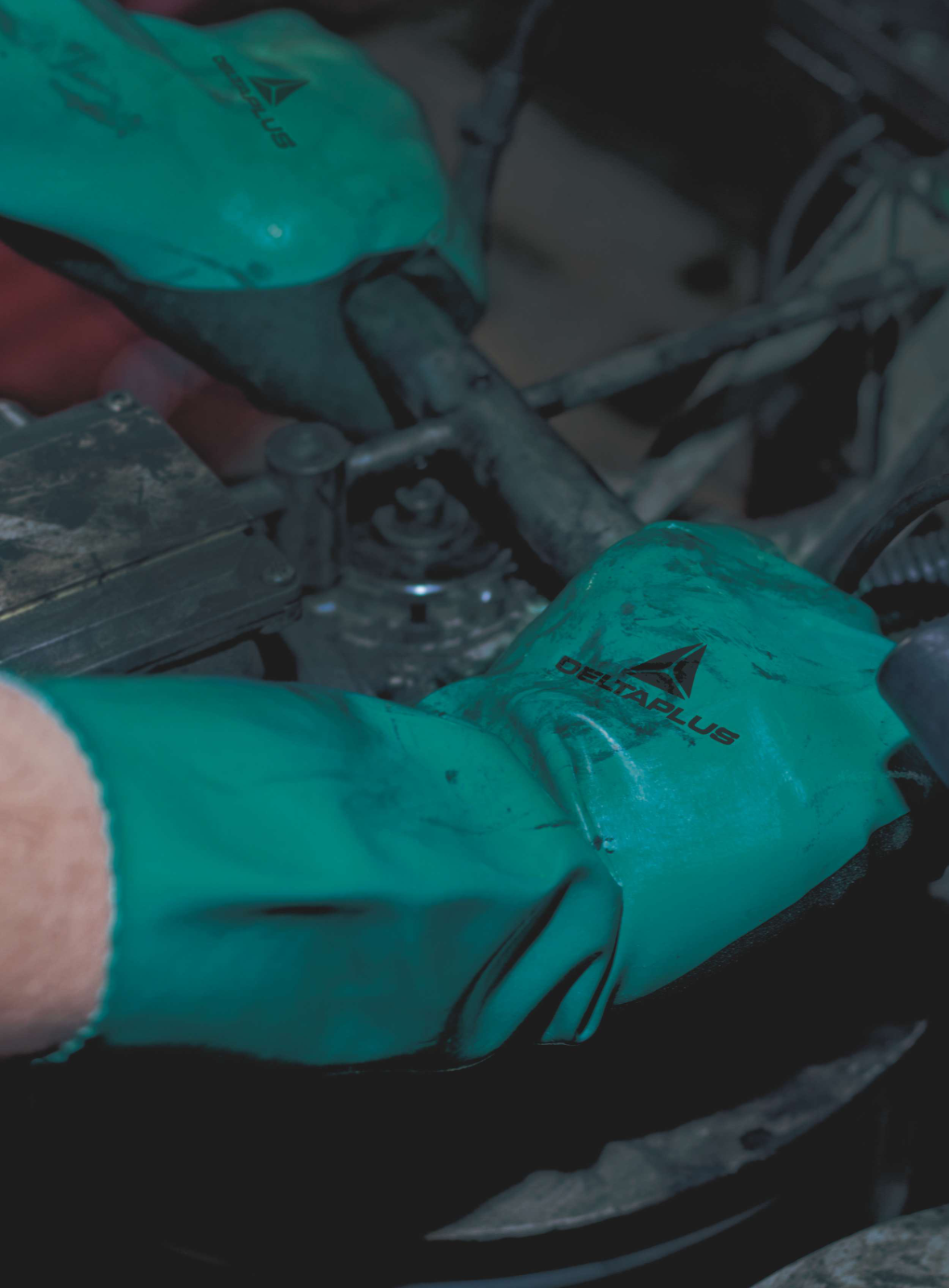 Delta Plus Chemsafe VV835 Nitrile Chemical Resistant Gloves
